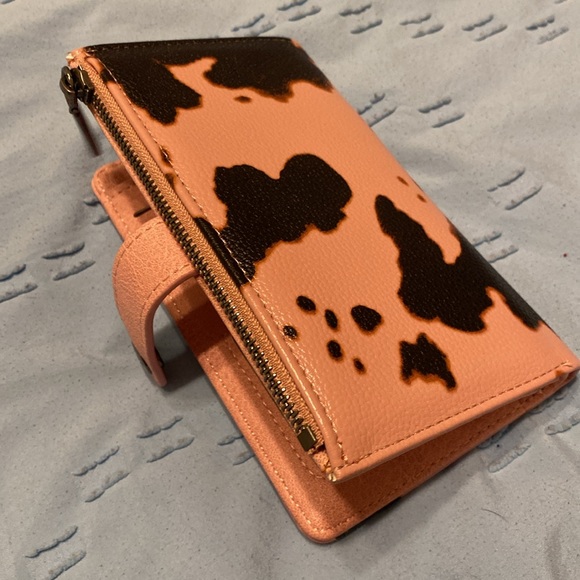 NWOT Wrangler Pink Cowprint Wallet - Picture 4 of 4